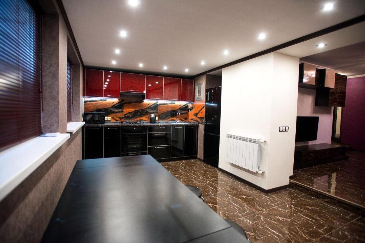 Luxury Apartment For Rest On Nauki Avenue Kharkiv Eksteriør billede