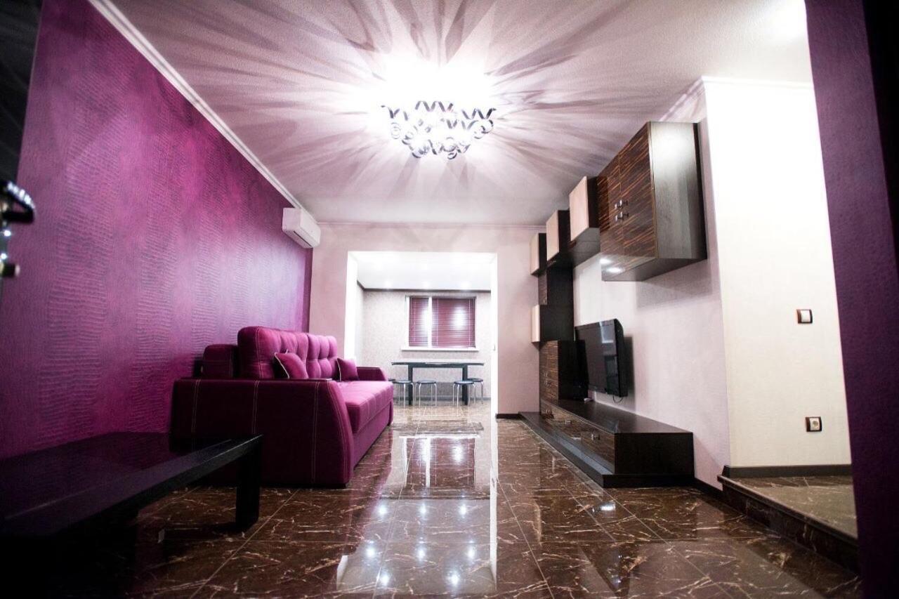 Luxury Apartment For Rest On Nauki Avenue Kharkiv Eksteriør billede